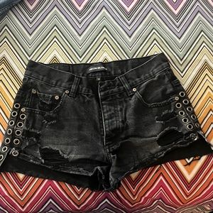 Super trendy black jean shorts